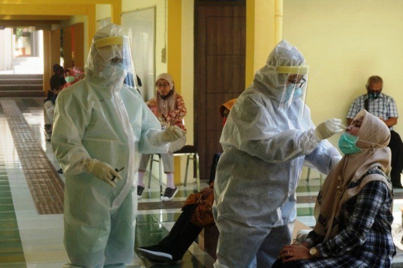 podiumnews.com-840 ASN Pemprov Jawa Timur dan Keluarga Jalani Tes Usap