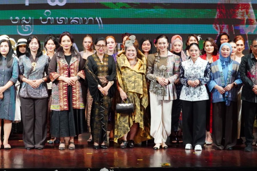 Gelaran hari ke-6 Session 1 Dekranasda Bali Fashion Week (DBFW) 2025 berlangsung meriah di Gedung Ksirarnawa, Taman Budaya Denpasar, Kamis (6/11/2025). (Foto/sukadana)