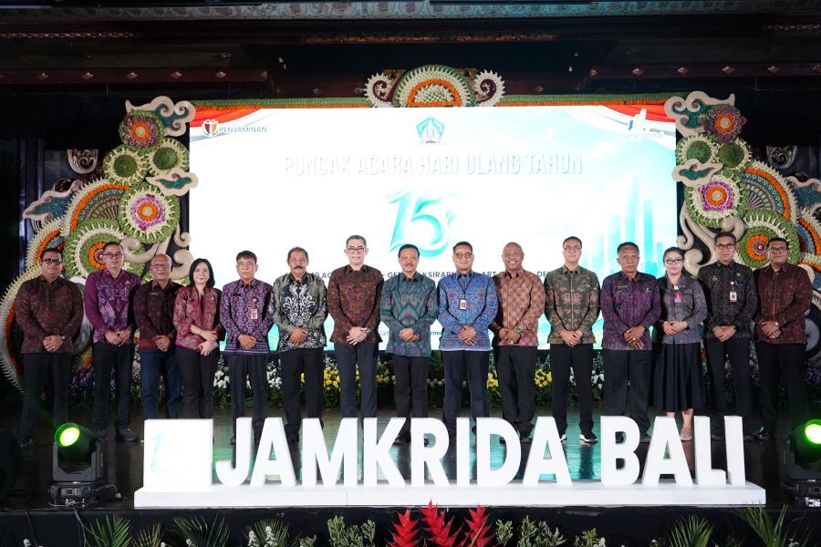 Sekretaris Daerah Provinsi Bali Dewa Made Indra saat perayaan HUT ke-15 PT Jamkrida Bali Mandara di Gedung Ksirarnawa, Taman Budaya Provinsi Bali, di Denpasar, Senin (10/8/2026). (foto/sukadana)