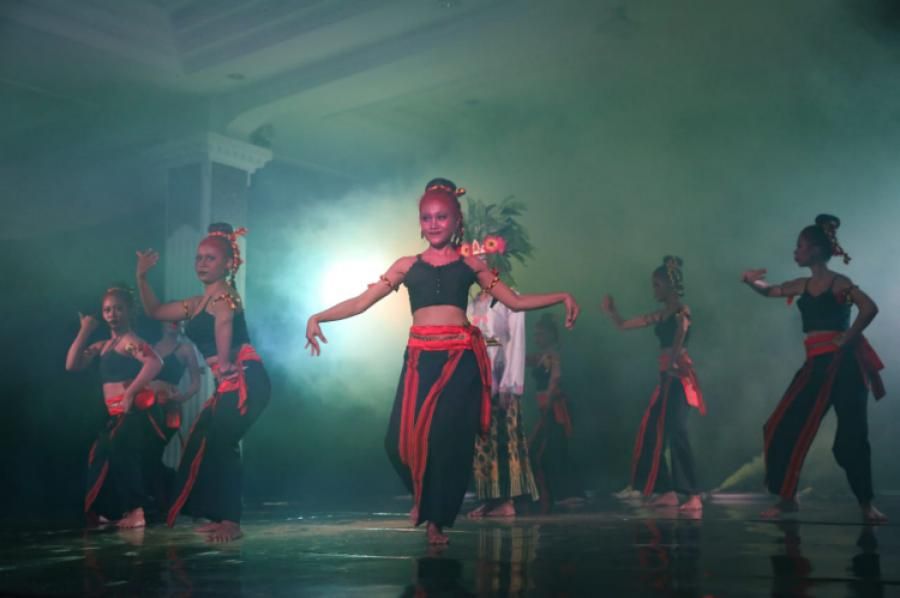 podiumnews.com-Festival Tari Jawa Tengah Menobatkan Tiga Kelompok Sebagai Juara