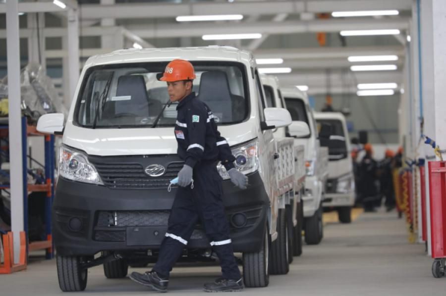 Ganjar Siap Jadikan Esemka Sebagai Mobil Dinas