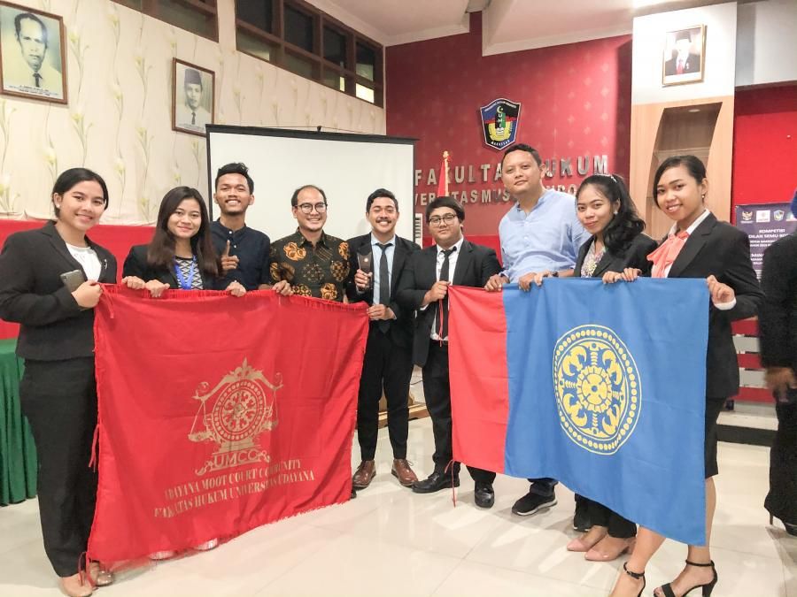 podiumnews.com-FH Unud Raih Juara Pertama Regional Timur Peradilan Semu Piala Ketua MK 