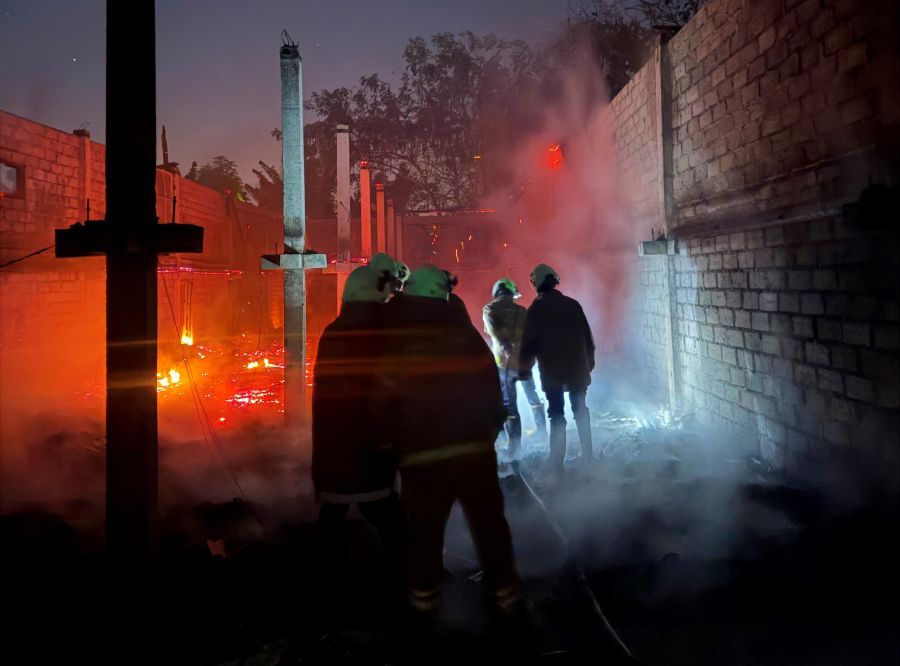 podiumnews.com-19 Ribu Bibit Ayam Terbakar di Kuta Selatan, Kerugian Rp1,2 Miliar