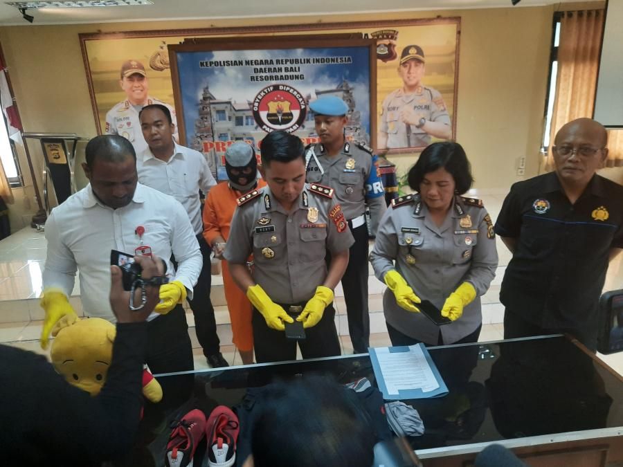 podiumnews.com-Istri Kepsek Cabul Simpan Foto Bugil Korban