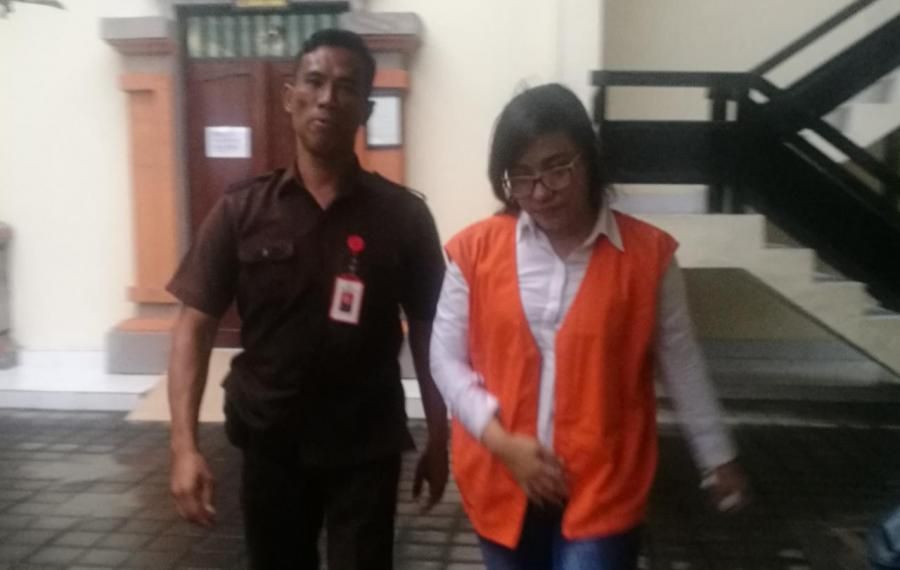 podiumnews.com-Dipaksa Terima Sabu, DJ Cantik Divonis 10 Bulan Penjara