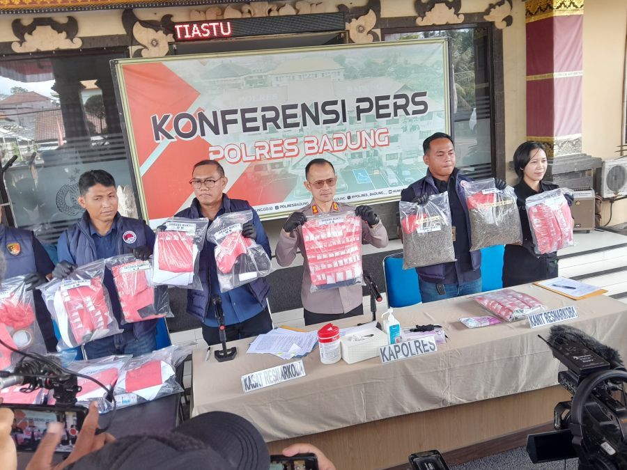 podiumnews.com-22 Tersangka Narkoba di Badung Ditangkap, Barang Bukti Rp475 Juta