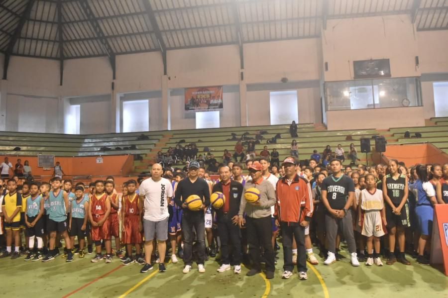 podiumnews.com-Wabup Suiasa Buka Kejuaraan Basket 3X3 Battle Bupati Badung 2019