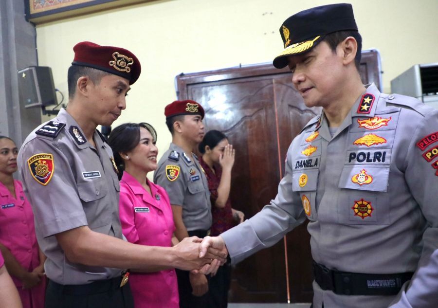 podiumnews.com-342 Personel Polda Bali dan PNS Naik Pangkat