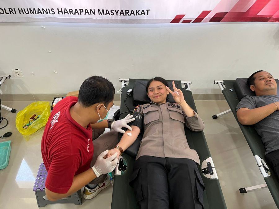 podiumnews.com-43 Kantung Darah Terkumpul di Polres Bandara Ngurah Rai