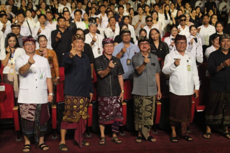 Dinas Ketenagakerjaan dan Energi Sumber Daya Mineral Provinsi Bali yang berkolaborasi dengan Dinas Tenaga Kerja dan Sertifikasi Kompetensi Kota Denpasar menggelar bursa kerja bertema “Optimis Harus Kerja” di Selasar Utara Lantai 1, Gedung Dharma Negara Alaya, Jalan Mulawarman, Denpasar Utara, pada 6–8 November 2025. (Foto/sukadana)