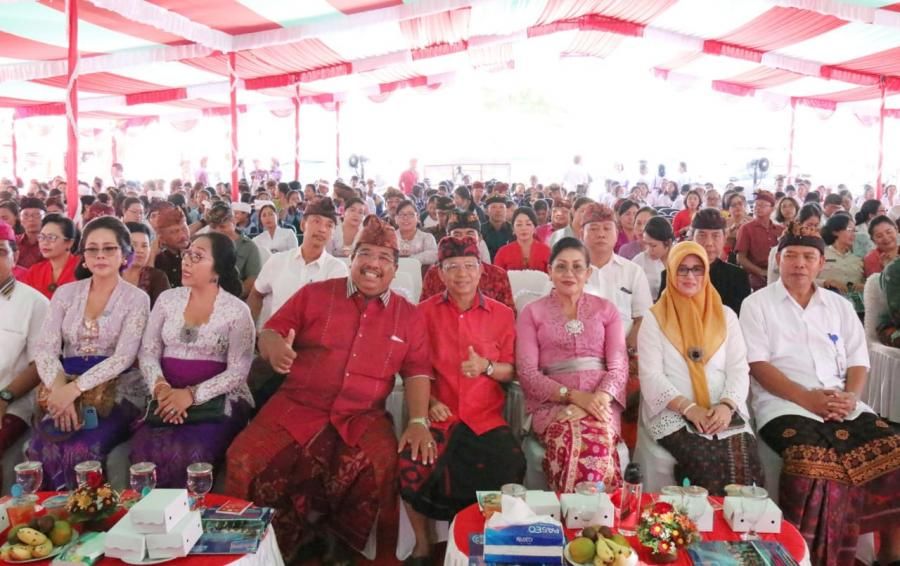 Pendapatan Per Kapita Meningkat, Koster Imbau Pengantin Baru Miliki 4 Anak