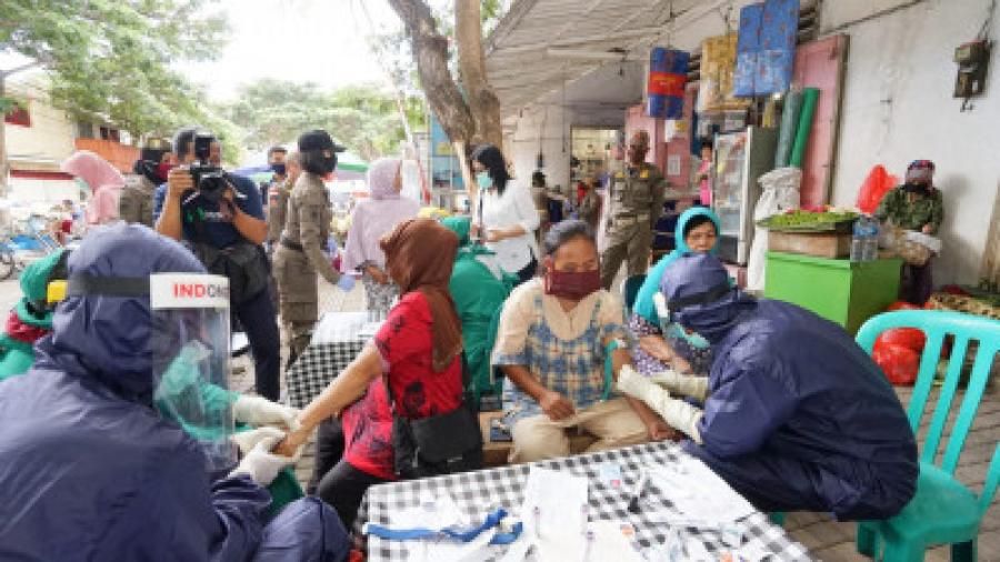 podiumnews.com-Rapid Test Sasar Pasar dan Pusat Belanja, 6 Warga Reaktif