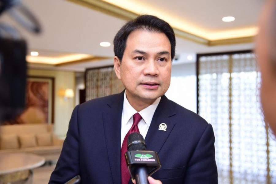 podiumnews.com-Azis Tegaskan Tak Ada Kentuan Batasan Waktu Penetapan Undang-Undang