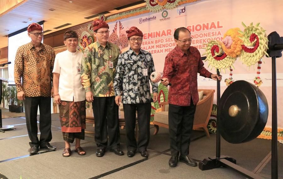 podiumnews.com-Gubernur Koster Minta BPD Dorong Pemberdayaan UMKM