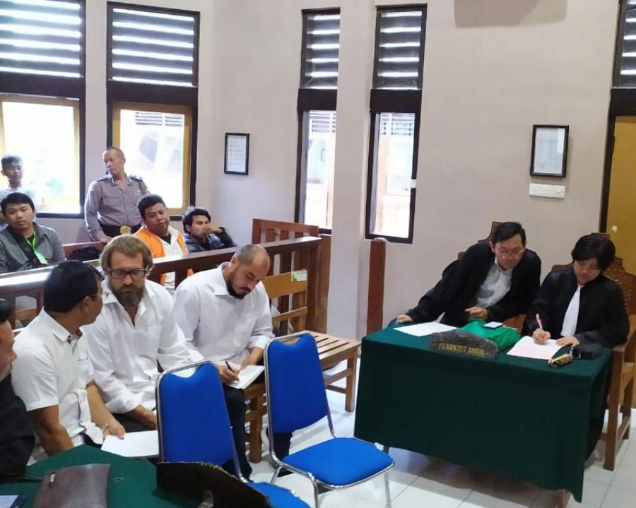 podiumnews.com-Dua Perampok Money Changer Asal Rusia Dituntut 9 Tahun