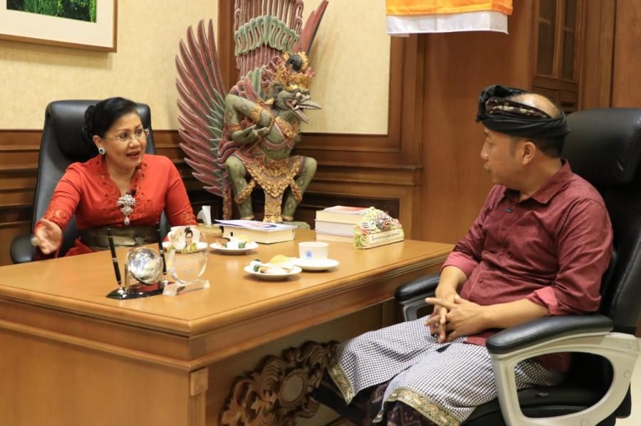 podiumnews.com-Ny. Putri Koster Dorong Perajin Lokal Sadar HAKI