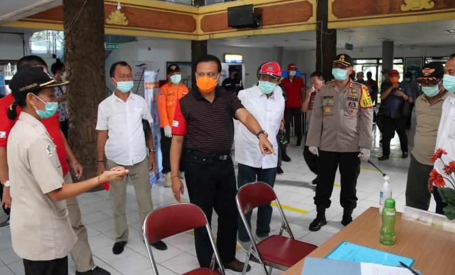 podiumnews.com-Tinjau Pelabuhan Gilimanuk, Dewa Indra Cek SOP dan Kesiapan Petugas