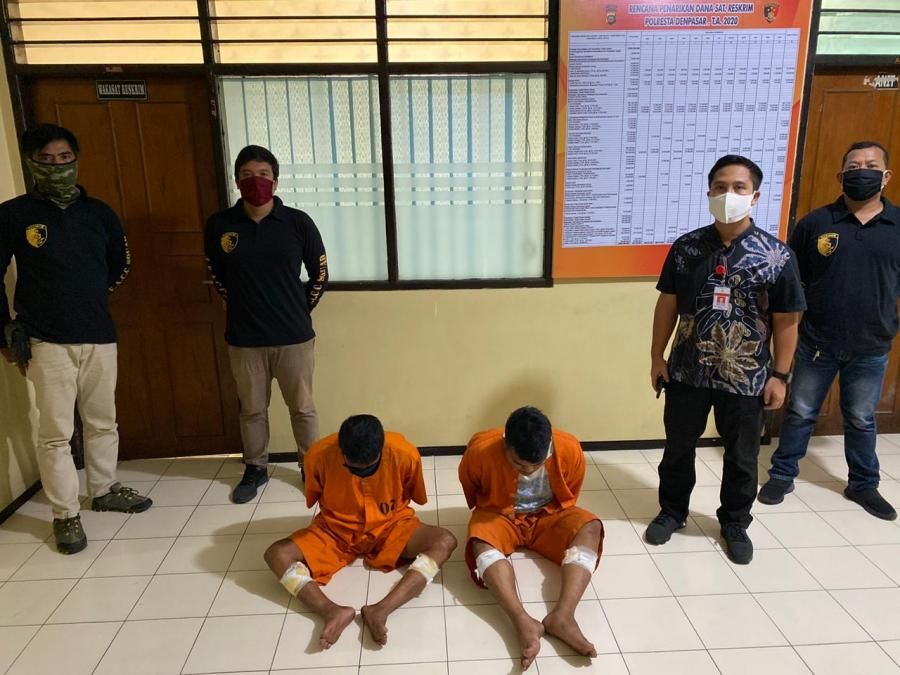 podiumnews.com-Dua Maling Spesialis Keprok Kaca Mobil Didor Polisi 