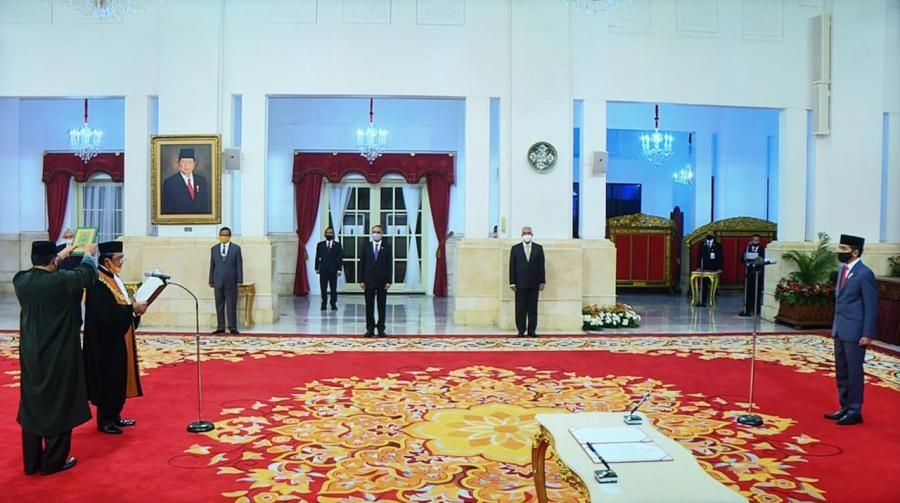 podiumnews.com-Presiden Jokowi Lantik Muhammad Syafruddin Jadi Ketua MA 
