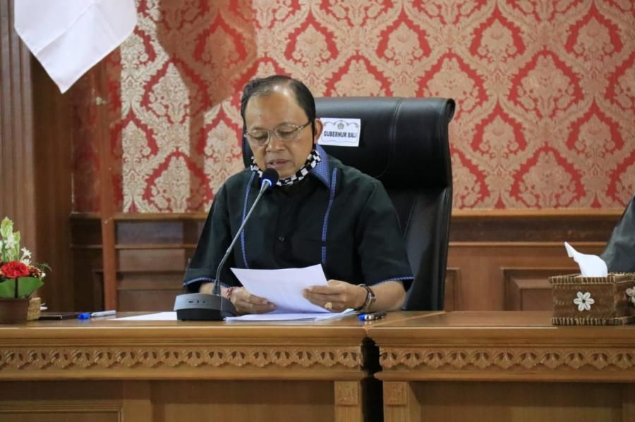 podiumnews.com-Bantu Warga Terdampak Covid-19, Anak Tentara Tuban Bagikan Sembako