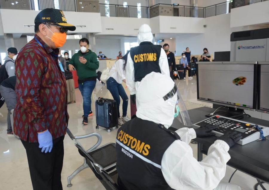 podiumnews.com-Tiba di Bali, 159 PMI Langsung Jalani Test SWAB