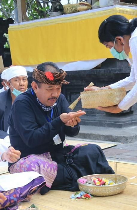 podiumnews.com-Pandemi Melandai, Cok Ace Ajak Tetap Displin Ikuti Ajuran Pemerintah