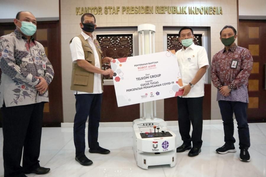 podiumnews.com-Telkom Group Bantu Robot Desinfeksi dan Sterilisasi Ruang Isolasi Pasien COVID-19