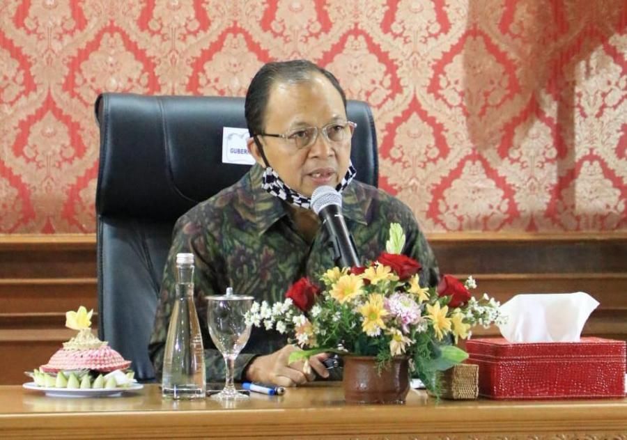 podiumnews.com-Gubernur Koster Fokus Atasi Transmisi Lokal