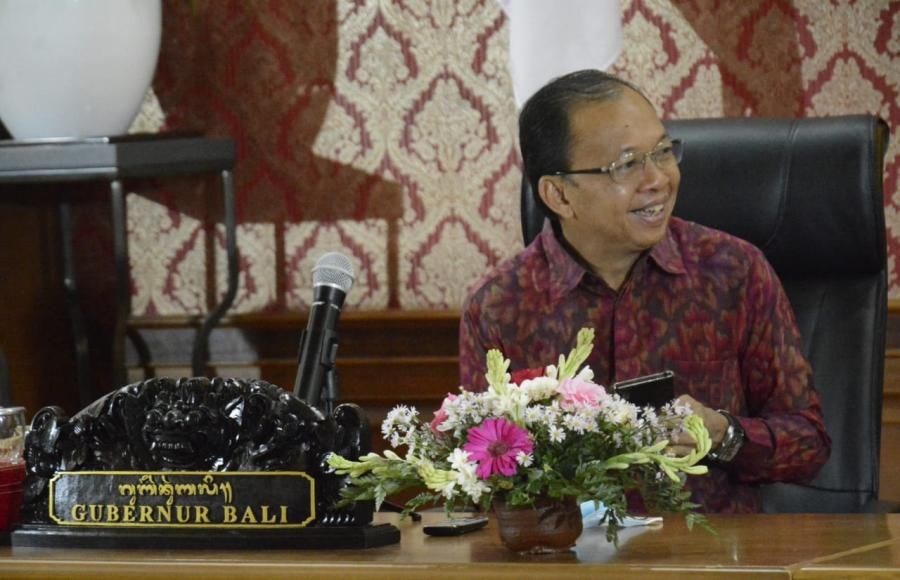 podiumnews.com-Gubernur Koster Minta ASN Jadi xyzJubirxyz Nangun Sat Kerthi Loka Bali 