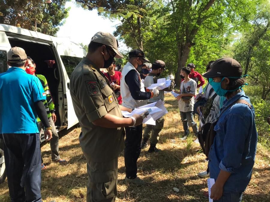 podiumnews.com-Petugas Gabungan Perketat Penjagaan PPDN Jalur Darat Melalui Gilimanuk