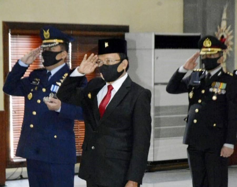 podiumnews.com-Gubernur Koster Hadiri Peringatan HUT Bhayangkara ke-74 