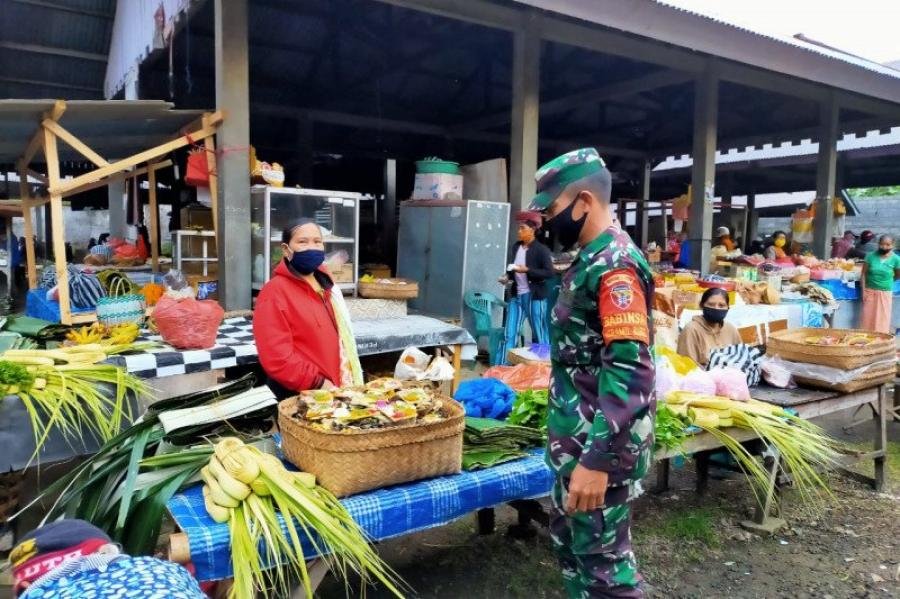 Personel TNI Disiplinkan Pasar Hingga Tempat Wisata Jelang Normal Baru