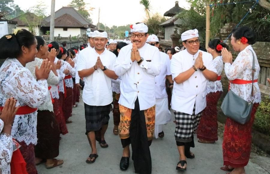 Wagub Cok Ace Hadiri Upacara Di Pura Pengulun Banjar, Br. Manyar, Marga, Tabanan