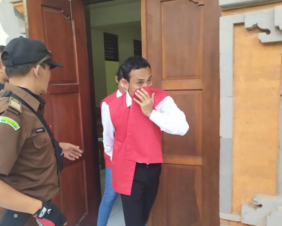 Curi Obat Imun Milik Pacar Sesama Jenis, Pria Ini Divonis 8 Bulan