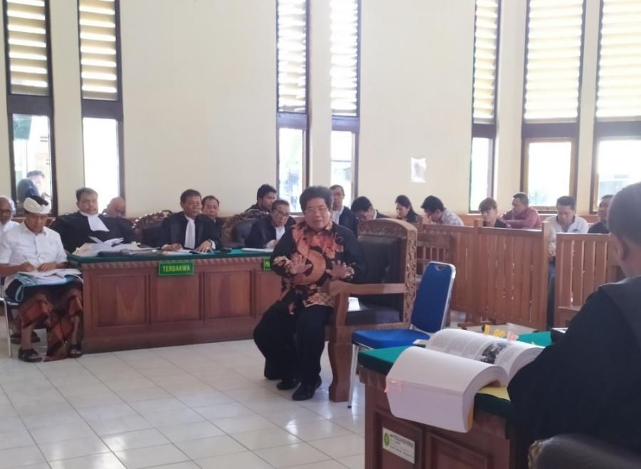 podiumnews.com-Kondisi Kesehatan Drop, Wayan Wakil Tak Hadiri Sidang 