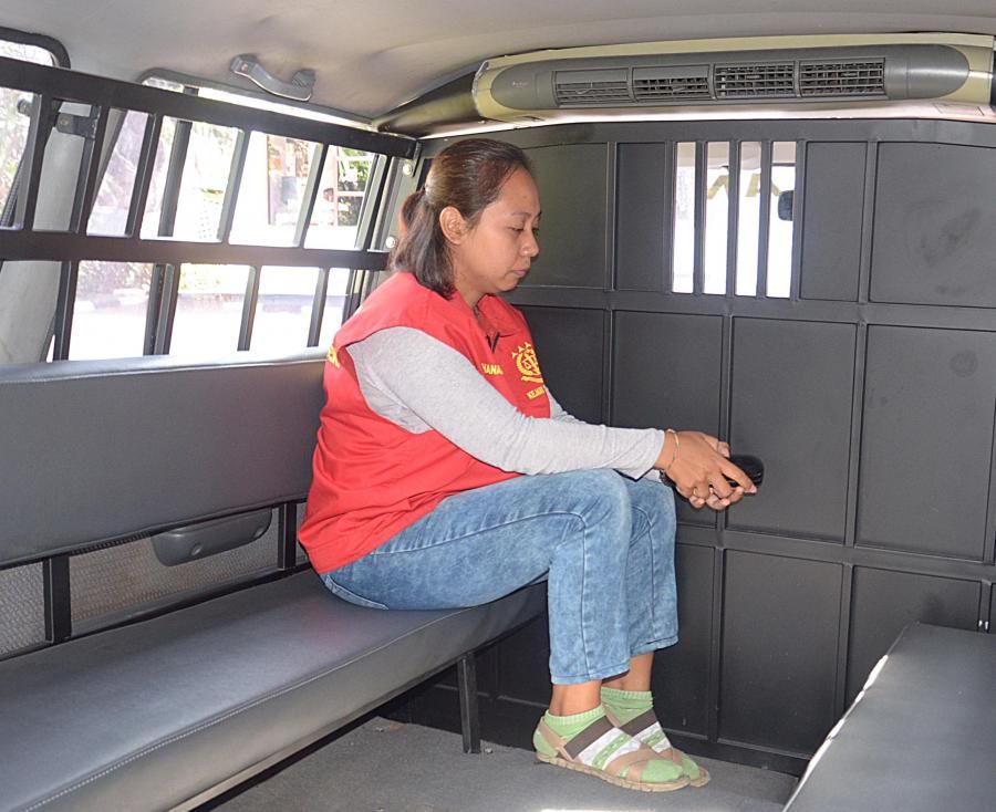 podiumnews.com-Tilep Ratusan Juta, eks Bendahara Desa Dauh Puri Kelod Dihukum 13 Bulan