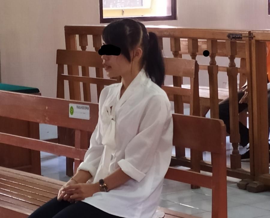 podiumnews.com-Simpan Ineks dari Tamu, PL Karaoke ini Menangis Diadili