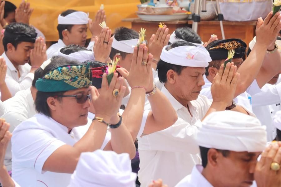 podiumnews.com-Giri Prasta Ajak Warga Utamakan Persatuan