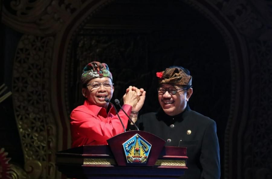 podiumnews.com-Tahun Pertama, Koster Sampaikan Capaian Ngayah untuk Krama Bali