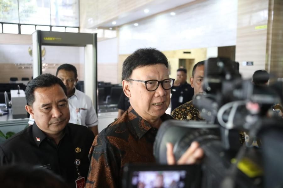 podiumnews.com-Masa Kerja DPR Tinggal Sebulan,  Mendagri: RUU Pertanahan Sudah Mendesak