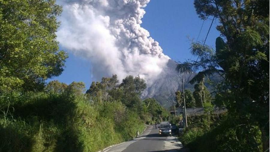 Merapi Meletus, Masyarakat Diimbau Tak Beraktivitas di Radius 3 Km