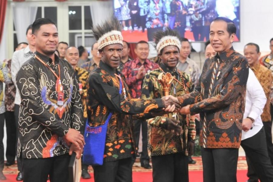 Silaturahmi Pemenang Lomba GCN, Jokowi: Sudah Pernah Naik MRT?