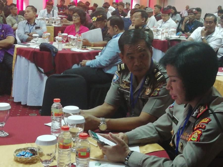 podiumnews.com-Polda Bali Bahas Penanganan Sampah yang Mengganggu Kamtibmas