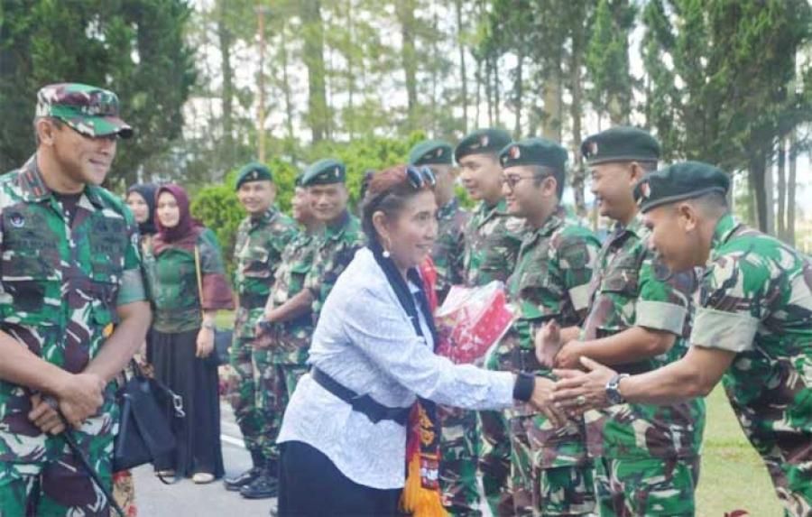 podiumnews.com-Kunjungi Batalyon RK 114/SM, Susi Pujiastuti Disambut Tarian Beberu Gayo