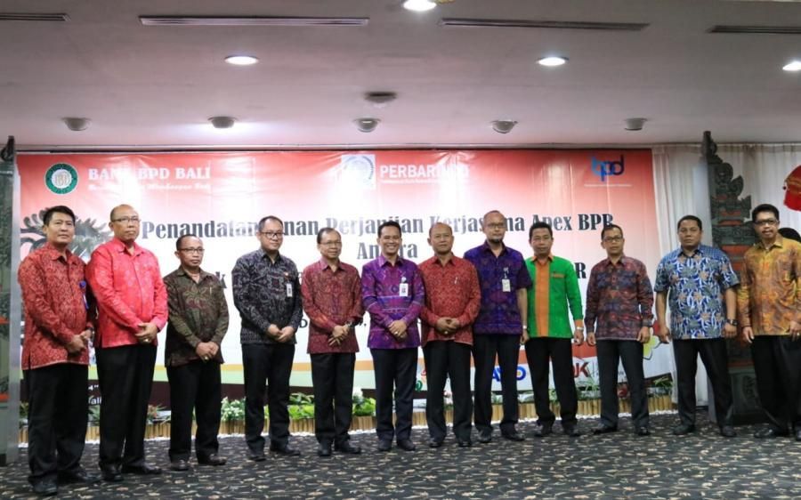 podiumnews.com-Bangkitkan UKM, Gubernur Koster Minta Tiga Lembaga Keuangan Lokal Sinergi