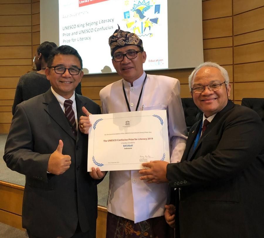 podiumnews.com-Aplikasi Digital Kamus Bahasa Bali Raih Penghargaan Literasi Tingkat Dunia