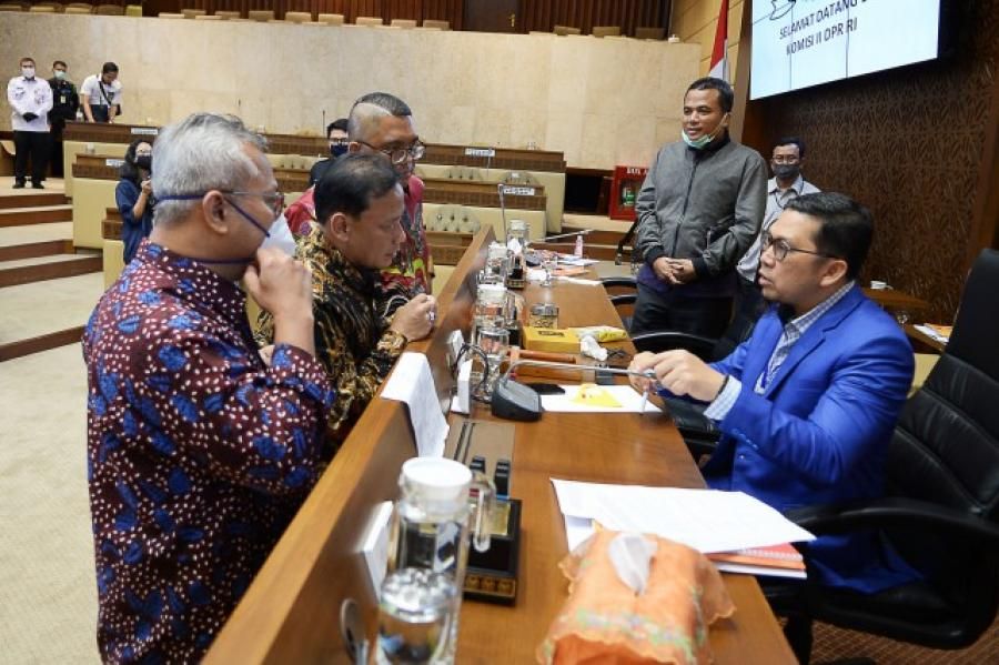 podiumnews.com-Komisi II DPR Bahas Rasionalisasi Anggaran Pilkada 2020