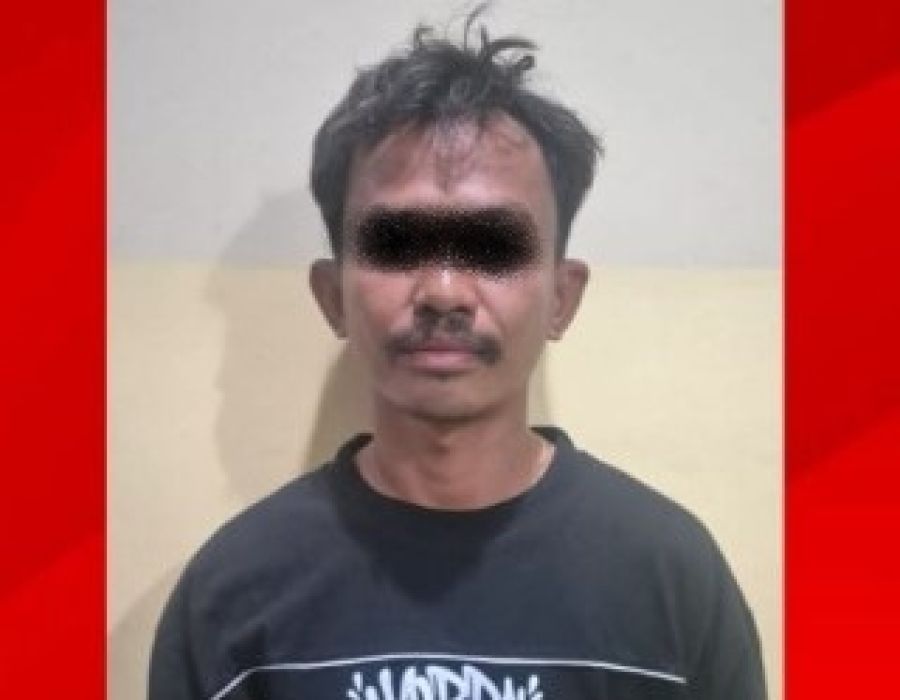 Eben Adi Prasetio alias Eben pelaku penganiayaan pacarnya di dalam kamar kos di Banjar Desa, Desa Angantaka, Abiansemal, Badung, Bali. (foto/hes)