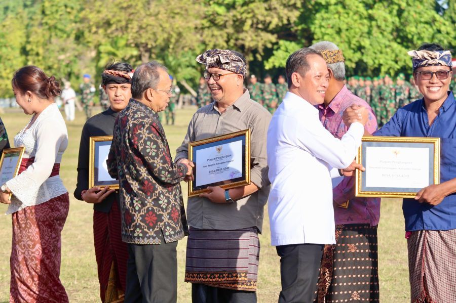 podiumnews.com-Apel Siaga Pilah Sampah di Bali, Gubernur Ajak Tuntaskan dari Sumber