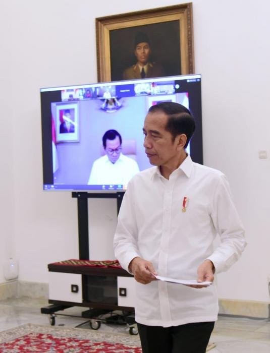 Instruksi Presiden Padu Pusat dan Daerah Tangani Covid-19